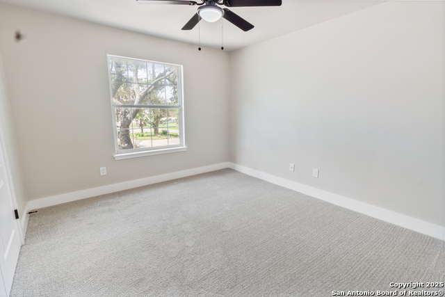 Image 20 of 27 For 907 Amigo