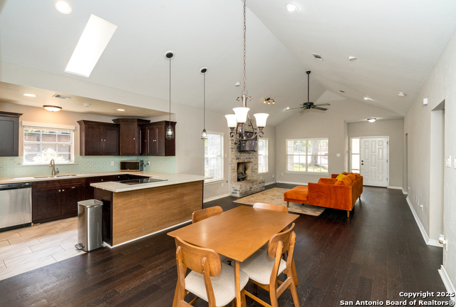 Image 12 of 42 For 2810 Cork Cove