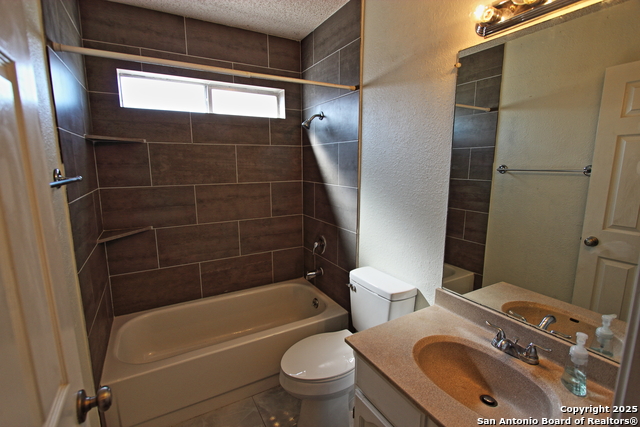 Image 19 of 29 For 4802 Canary Cir