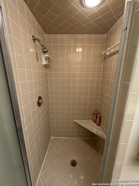 Image 16 of 41 For 7500 Callaghan Apt 254