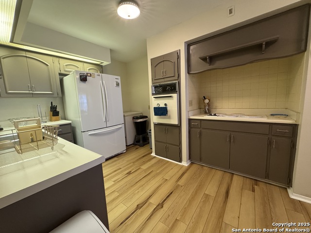 Image 22 of 41 For 7500 Callaghan Apt 254