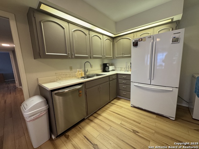 Image 24 of 41 For 7500 Callaghan Apt 254