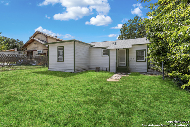 Image 24 of 35 For 631 Magnolia W