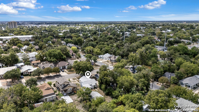 Image 33 of 35 For 631 Magnolia W