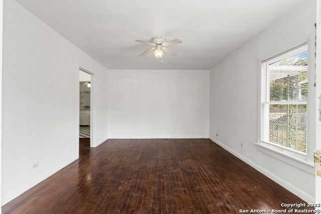 Image 4 of 35 For 631 Magnolia W