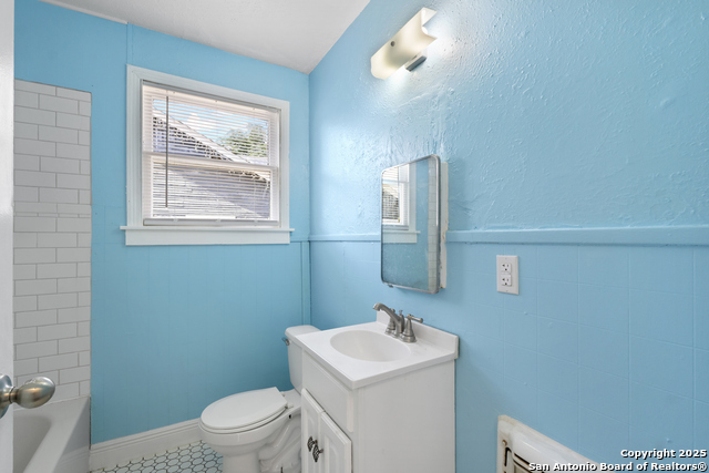 Image 7 of 35 For 631 Magnolia W