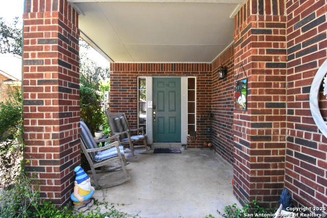 Image 4 of 42 For 222 Tapwood Ln