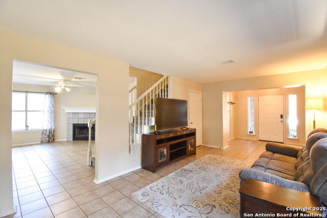 Image 7 of 42 For 222 Tapwood Ln