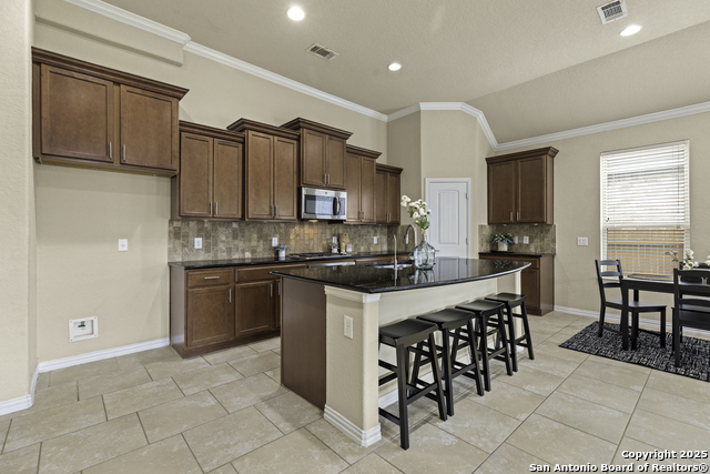 Listing photo id 9 for 12418 Maverick Ranch