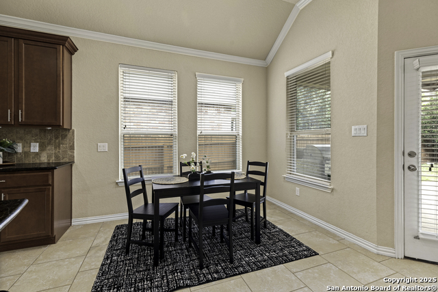 Listing photo id 11 for 12418 Maverick Ranch