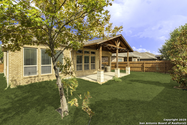 Listing photo id 36 for 12418 Maverick Ranch