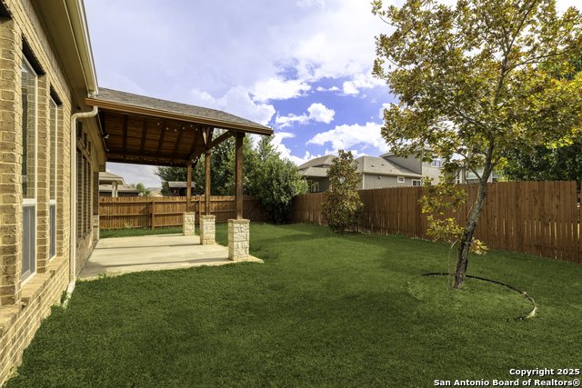 Listing photo id 37 for 12418 Maverick Ranch