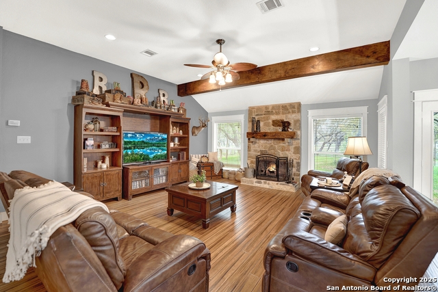 Listing photo id 11 for 8354 Fm 1796