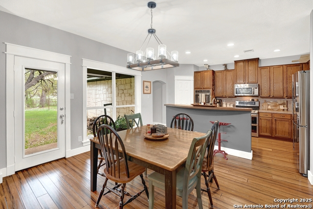 Listing photo id 16 for 8354 Fm 1796