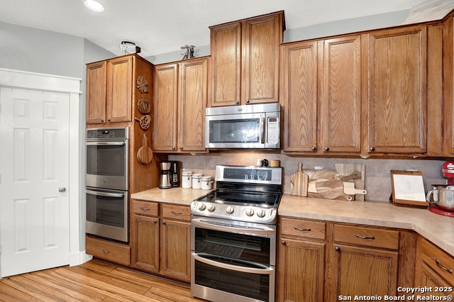 Listing photo id 21 for 8354 Fm 1796