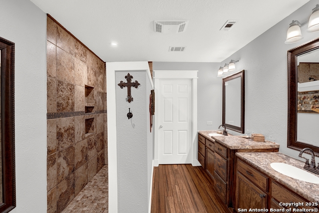 Listing photo id 24 for 8354 Fm 1796