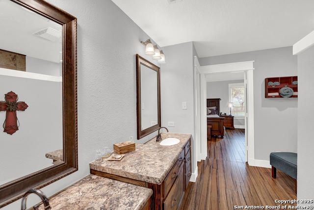 Listing photo id 26 for 8354 Fm 1796