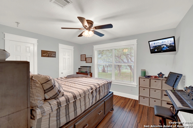 Listing photo id 29 for 8354 Fm 1796