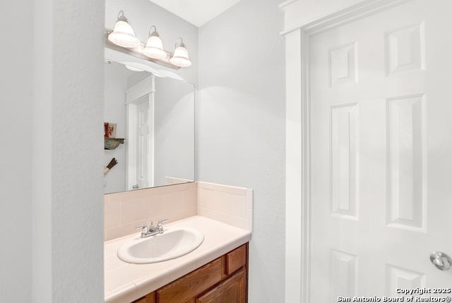 Listing photo id 32 for 8354 Fm 1796