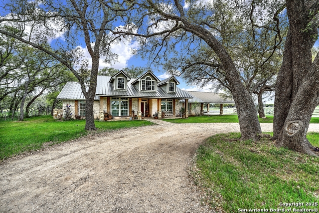 Listing photo id 44 for 8354 Fm 1796