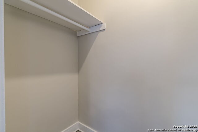 Image 25 of 27 For 1805 Flores N 2