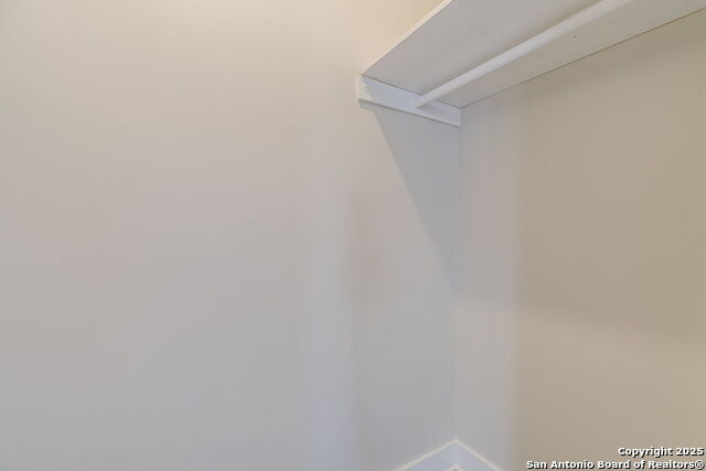 Image 26 of 27 For 1805 Flores N 2