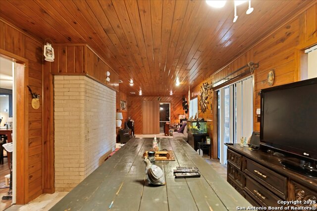 Image 12 of 24 For 5558 Beech Valley