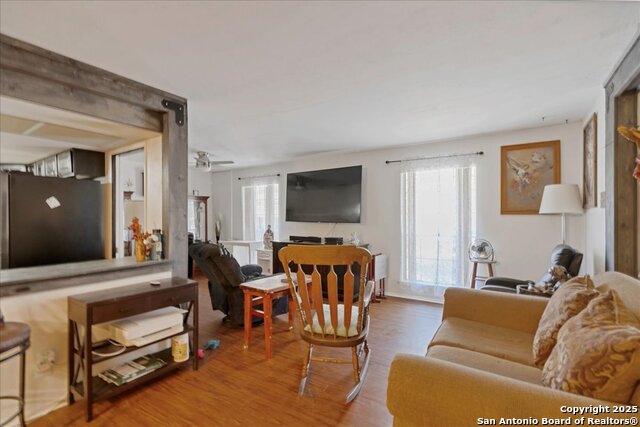 Image 4 of 24 For 5558 Beech Valley