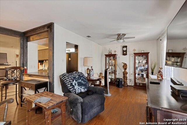Image 5 of 24 For 5558 Beech Valley