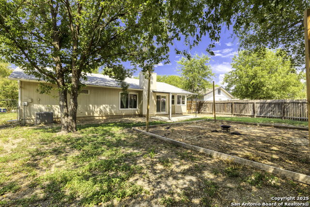 Listing photo id 22 for 5346 Binz Engleman