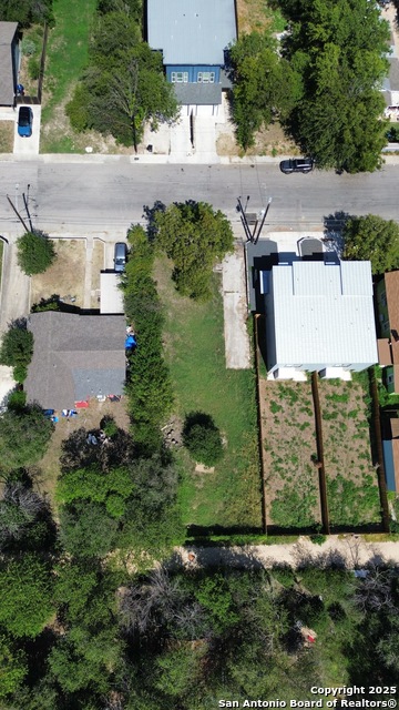 Listing photo id 9 for 1830 Montana