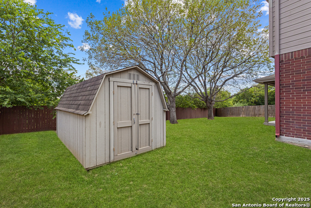 Image 23 of 24 For 116 Cirrus Cv