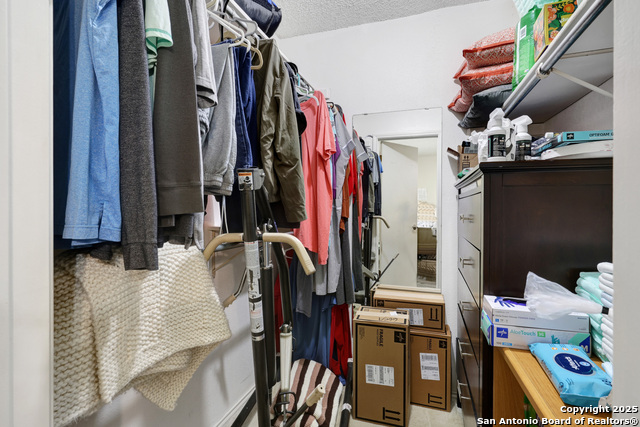 Listing photo id 14 for 14211 Chadbourne