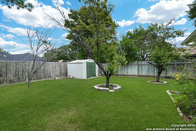 Listing photo id 21 for 14211 Chadbourne