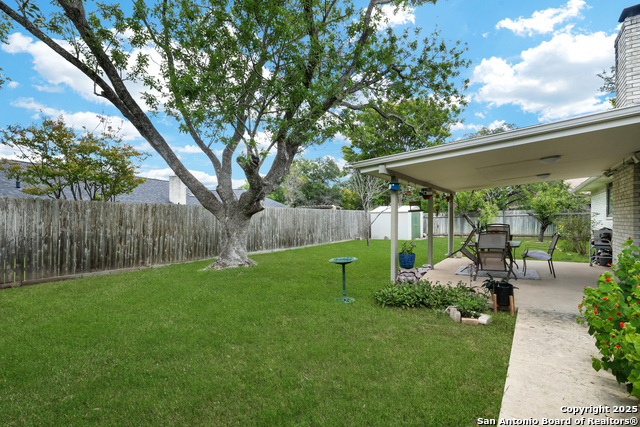 Listing photo id 24 for 14211 Chadbourne