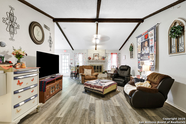 Listing photo id 2 for 14211 Chadbourne