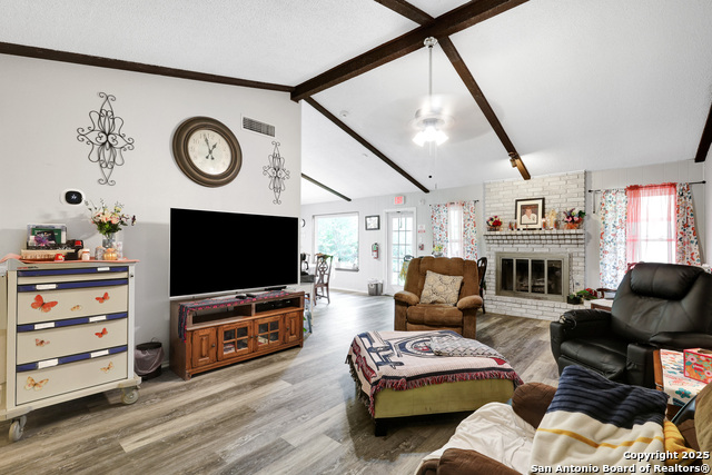 Listing photo id 4 for 14211 Chadbourne