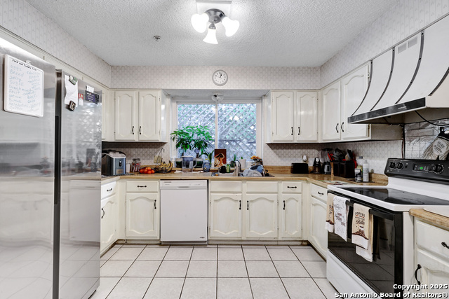 Listing photo id 7 for 14211 Chadbourne