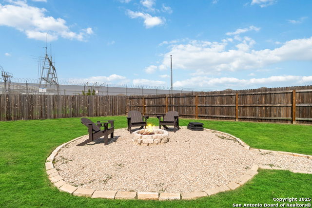 Image 31 of 36 For 3417-3419 Lindsay Lane