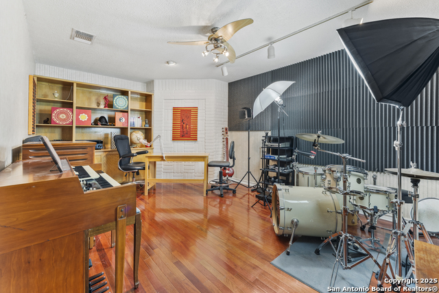 Image 34 of 60 For 3007 Orchard Hill