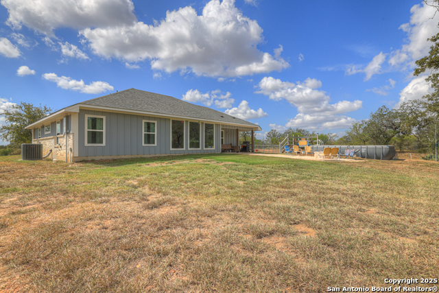 Listing photo id 13 for 2354 Fm 2438