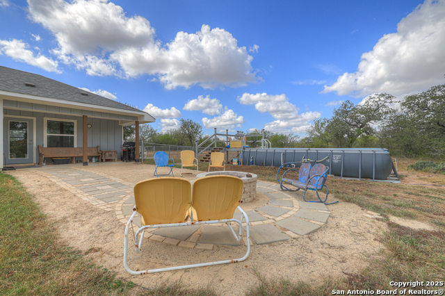 Listing photo id 14 for 2354 Fm 2438