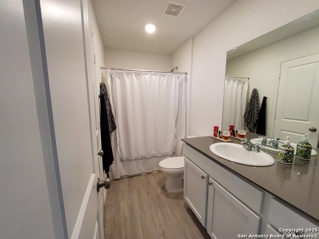 Listing photo id 9 for 6814 Willow Lnd