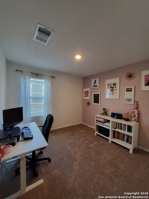 Listing photo id 12 for 6814 Willow Lnd