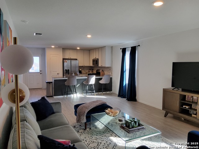 Listing photo id 3 for 6814 Willow Lnd