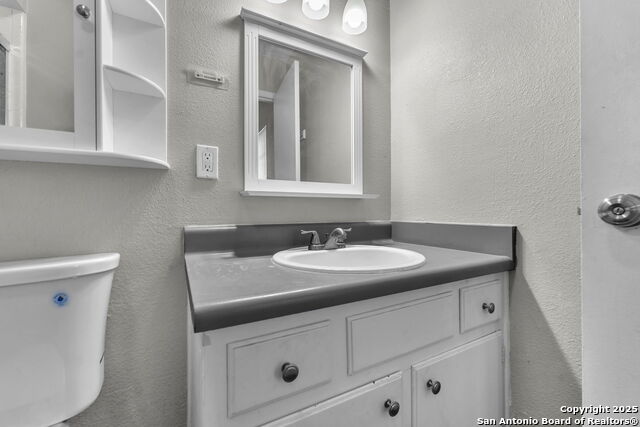 Image 16 of 38 For 5022 Village Path