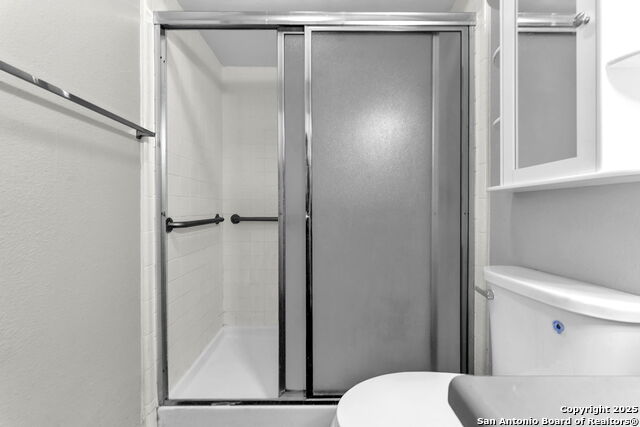 Image 17 of 38 For 5022 Village Path