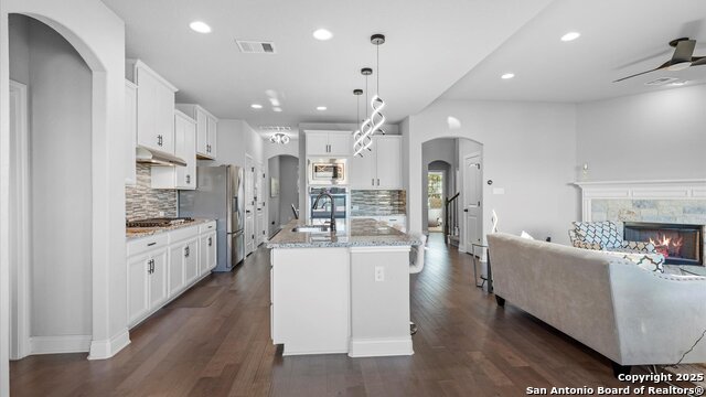 Listing photo id 10 for 28802 Front Gate