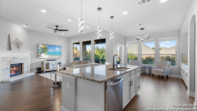 Listing photo id 13 for 28802 Front Gate