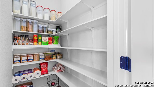 Listing photo id 14 for 28802 Front Gate